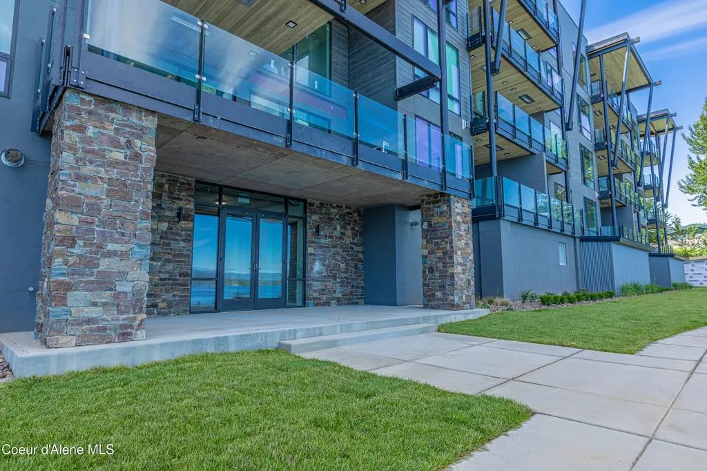 802 Sandpoint Avenue Sandpoint ID 83864