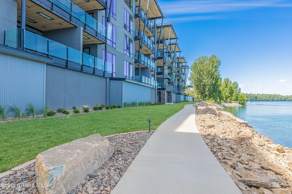 802 Sandpoint Avenue Sandpoint ID 83864