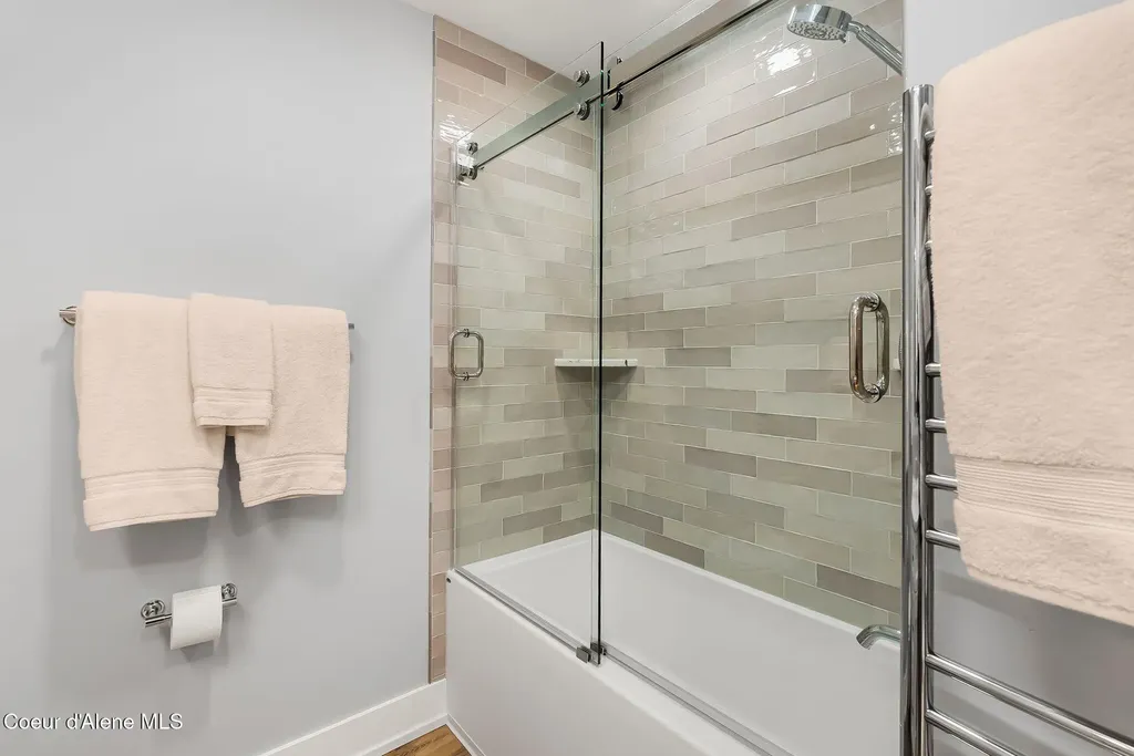 802 Sandpoint Avenue Sandpoint ID 83864