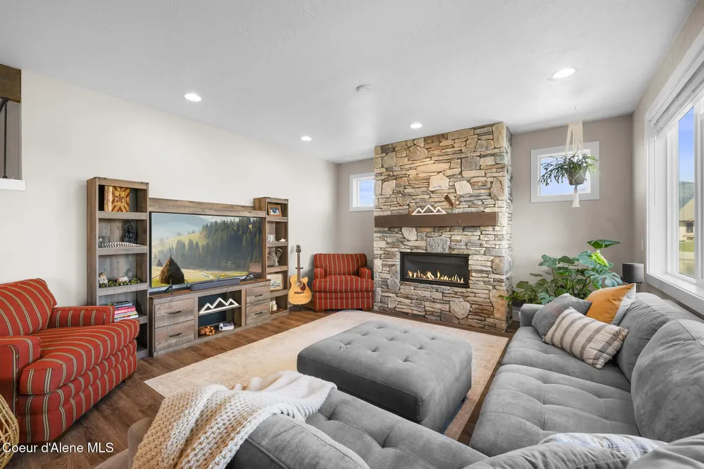 13806 N Treasure Island Court Rathdrum ID 83858