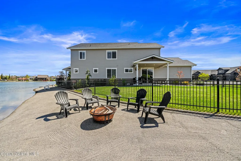 13806 N Treasure Island Court Rathdrum ID 83858