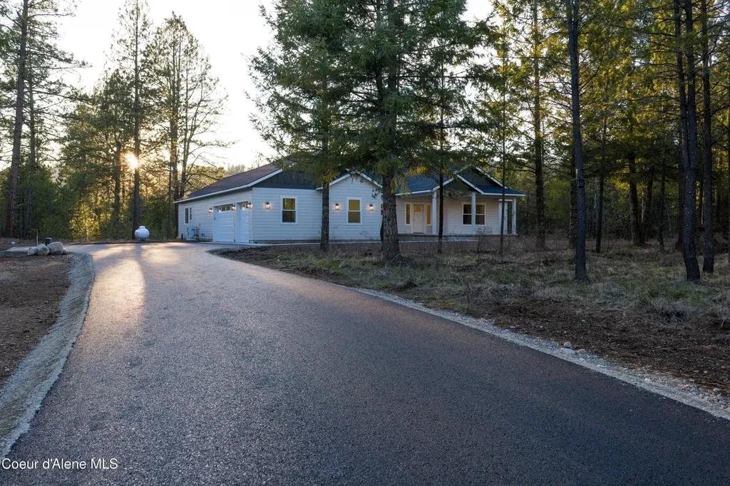 150 Atlanta Way Spirit Lake ID 83869