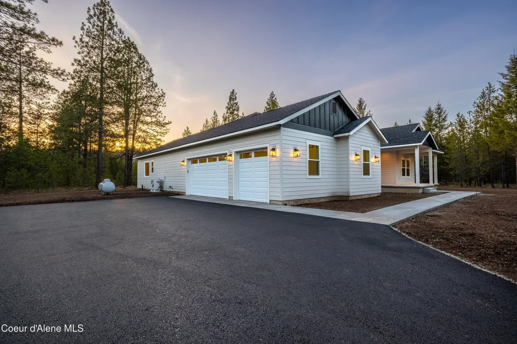 150 Atlanta Way Spirit Lake ID 83869