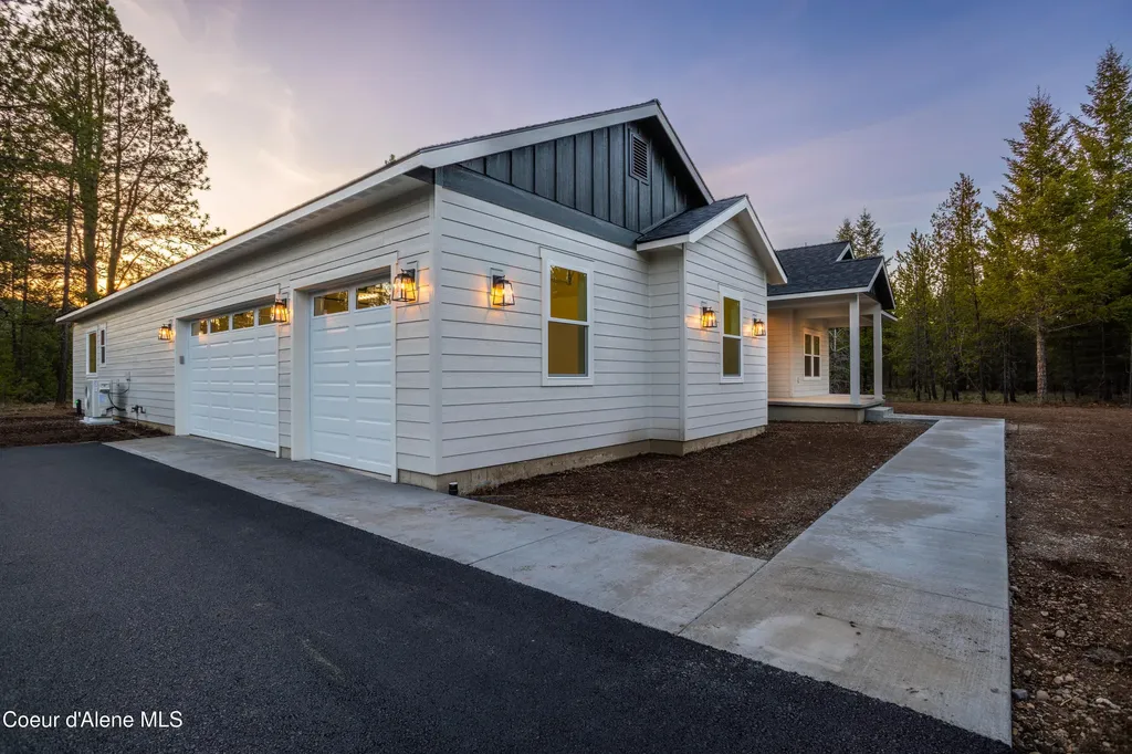150 Atlanta Way Spirit Lake ID 83869