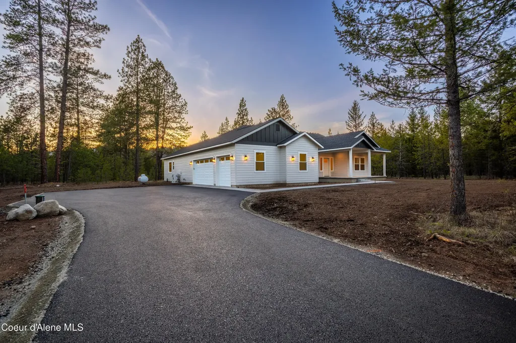 150 Atlanta Way Spirit Lake ID 83869
