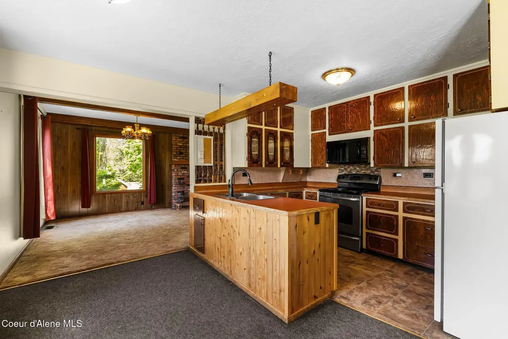 288 Lignite Road Sagle ID 83860