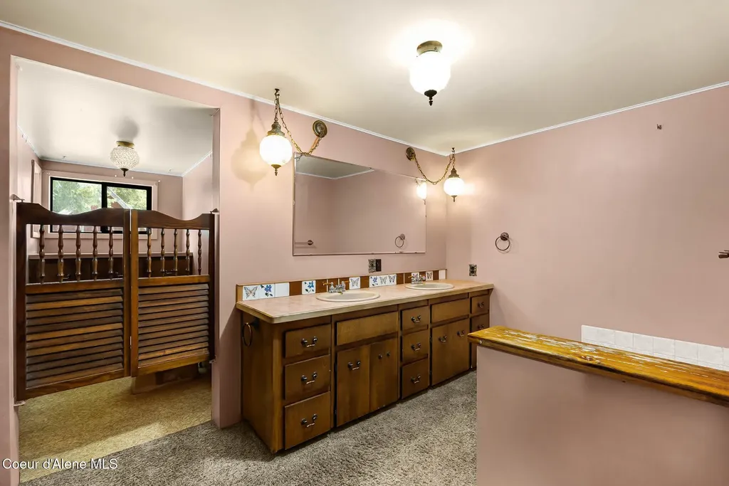 288 Lignite Road Sagle ID 83860
