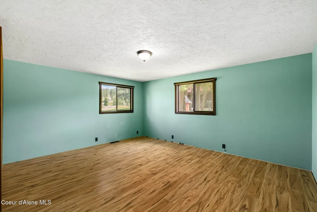 288 Lignite Road Sagle ID 83860