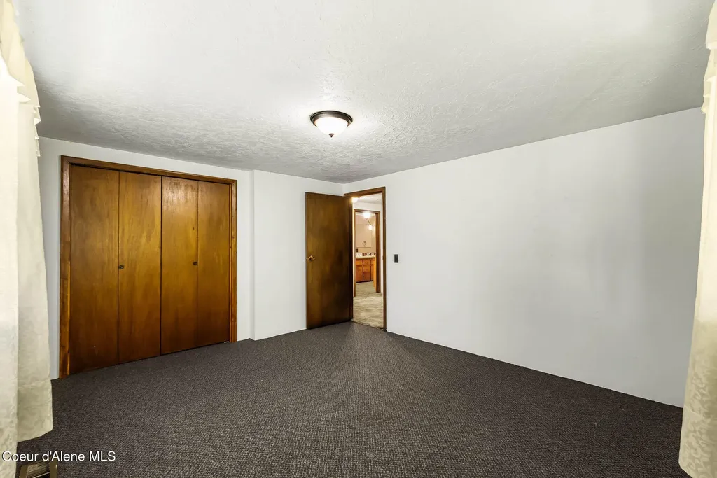 288 Lignite Road Sagle ID 83860