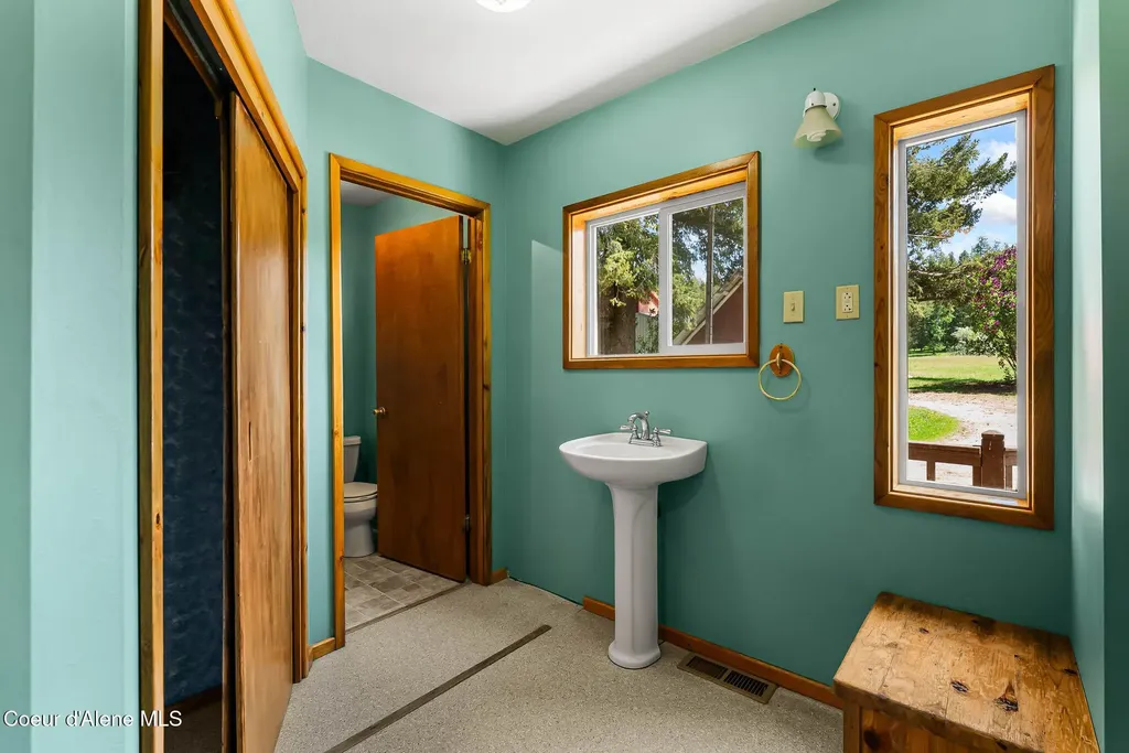 288 Lignite Road Sagle ID 83860