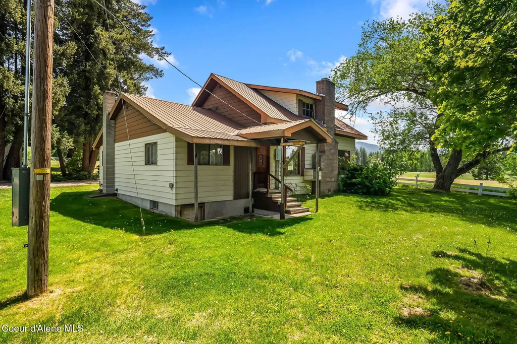 288 Lignite Road Sagle ID 83860
