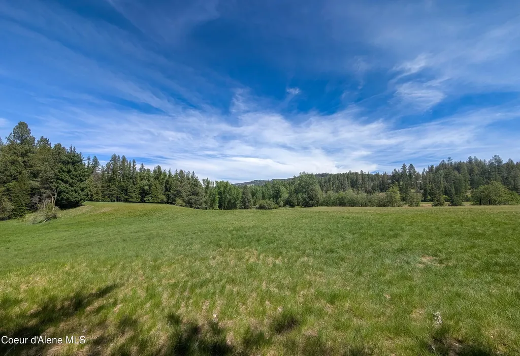 288 Lignite Road Sagle ID 83860