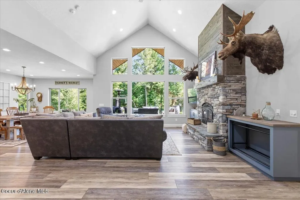 529 S Beaver Lake Road Athol ID 83801