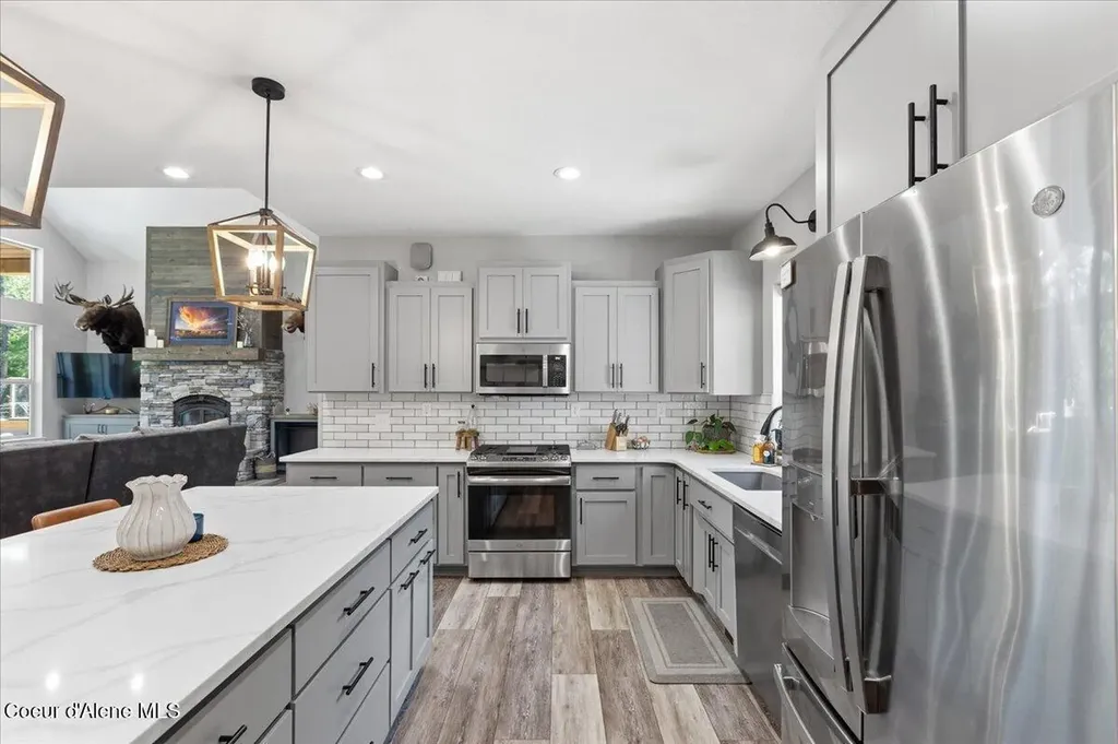 529 S Beaver Lake Road Athol ID 83801