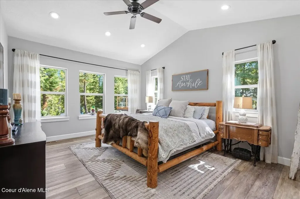 529 S Beaver Lake Road Athol ID 83801