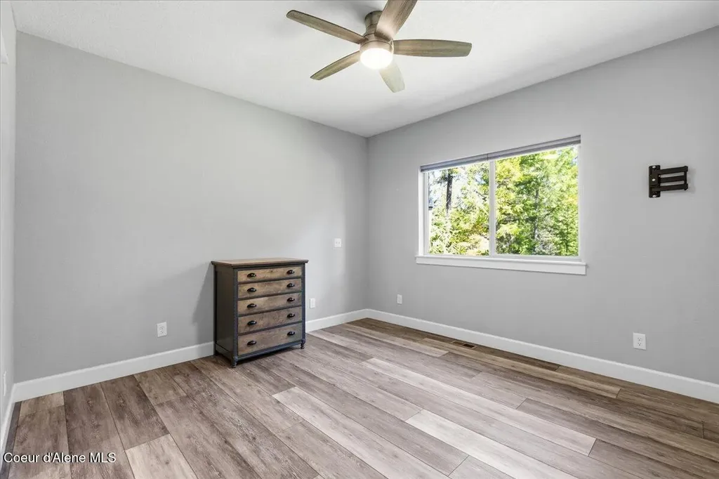 529 S Beaver Lake Road Athol ID 83801