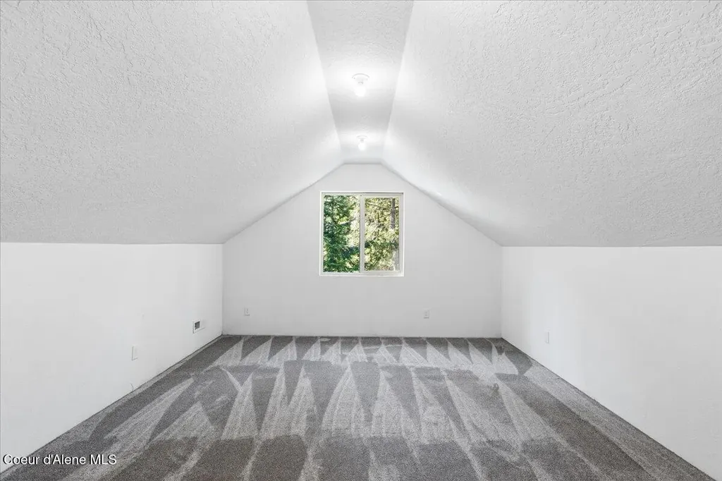 529 S Beaver Lake Road Athol ID 83801