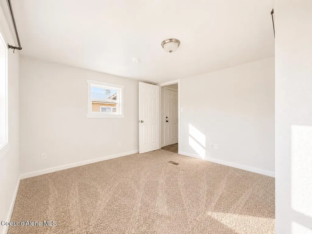 28128 N Highway 41 Spirit Lake ID 83869