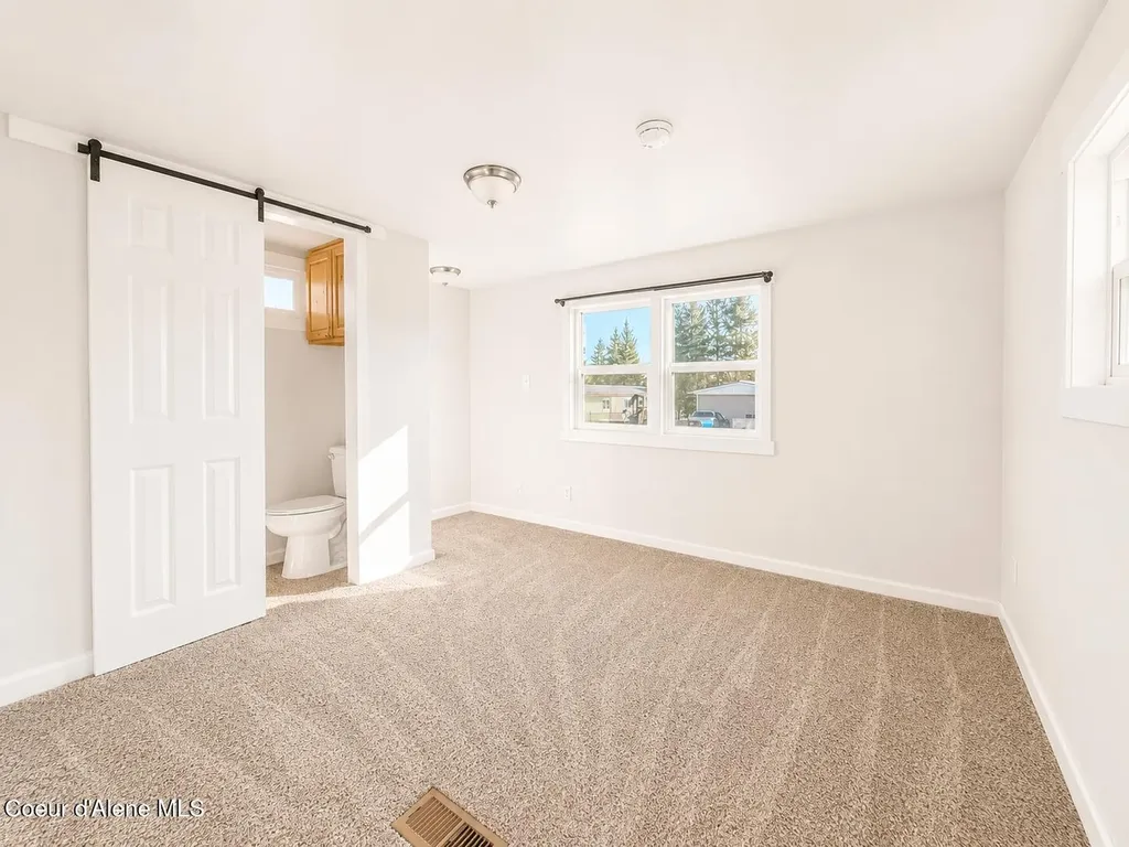 28128 N Highway 41 Spirit Lake ID 83869