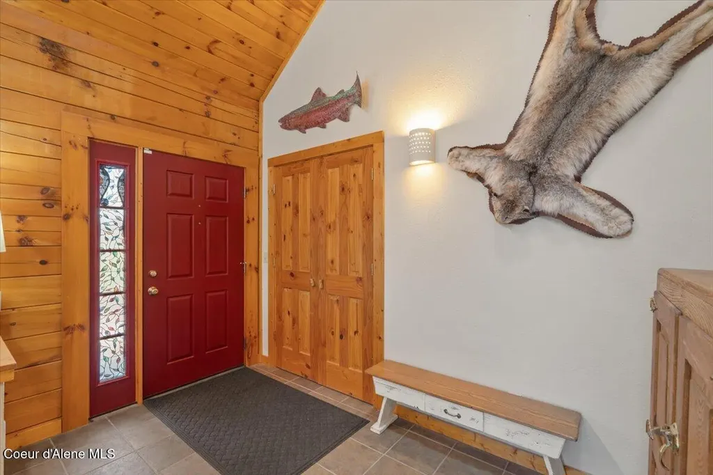13764 S Ridgeview Drive Harrison ID 83833