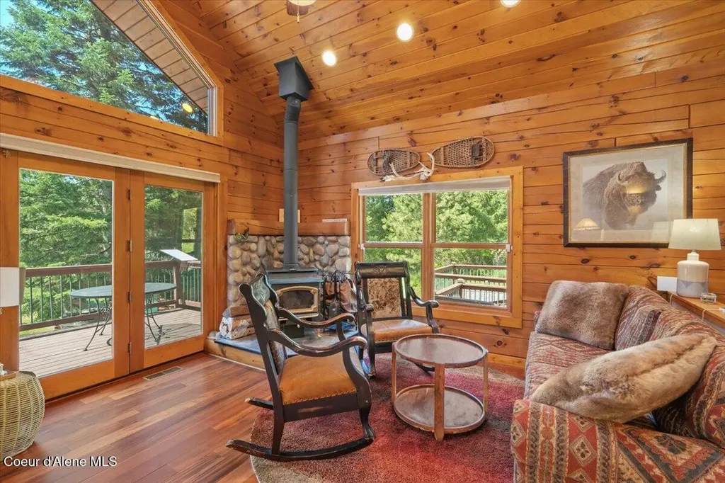 13764 S Ridgeview Drive Harrison ID 83833