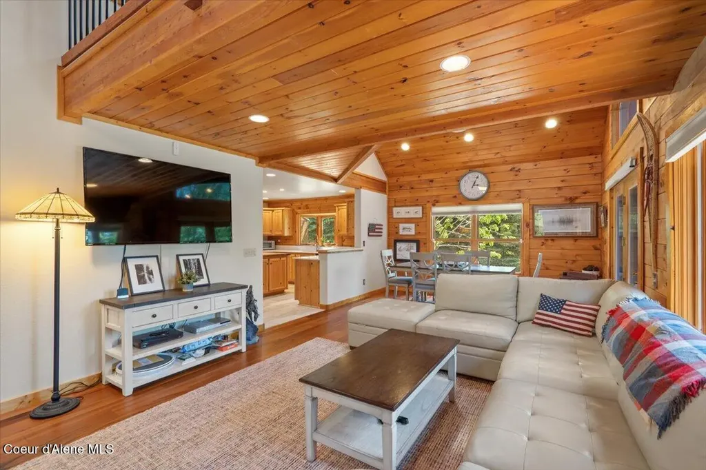 13764 S Ridgeview Drive Harrison ID 83833