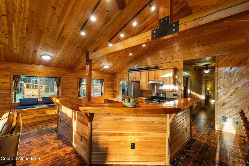 6693 River Road Clark Fork ID 83811