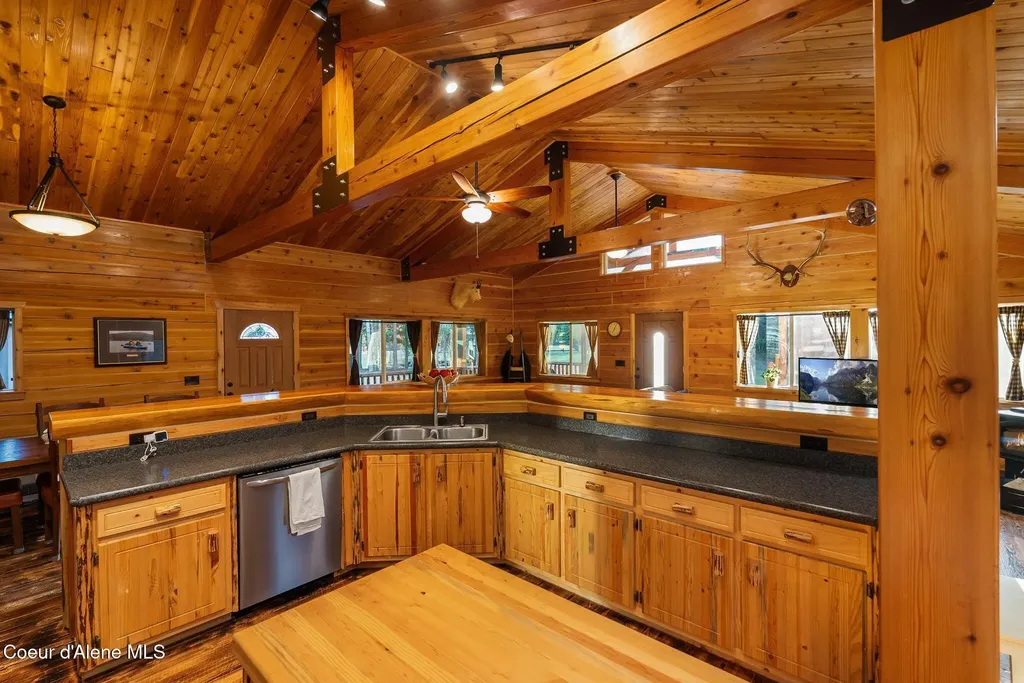 6693 River Road Clark Fork ID 83811