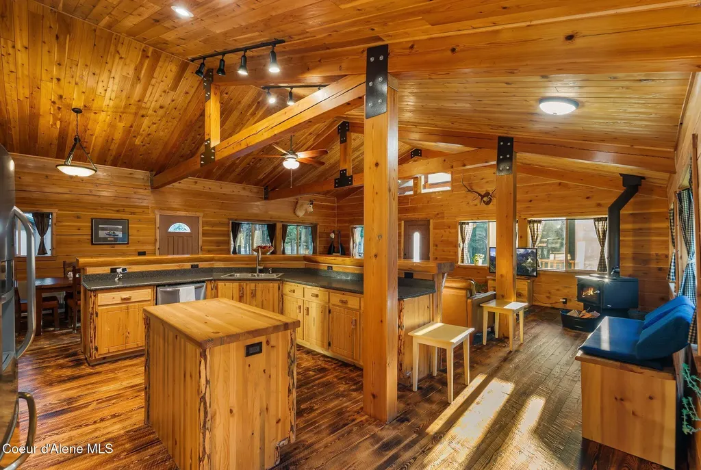 6693 River Road Clark Fork ID 83811
