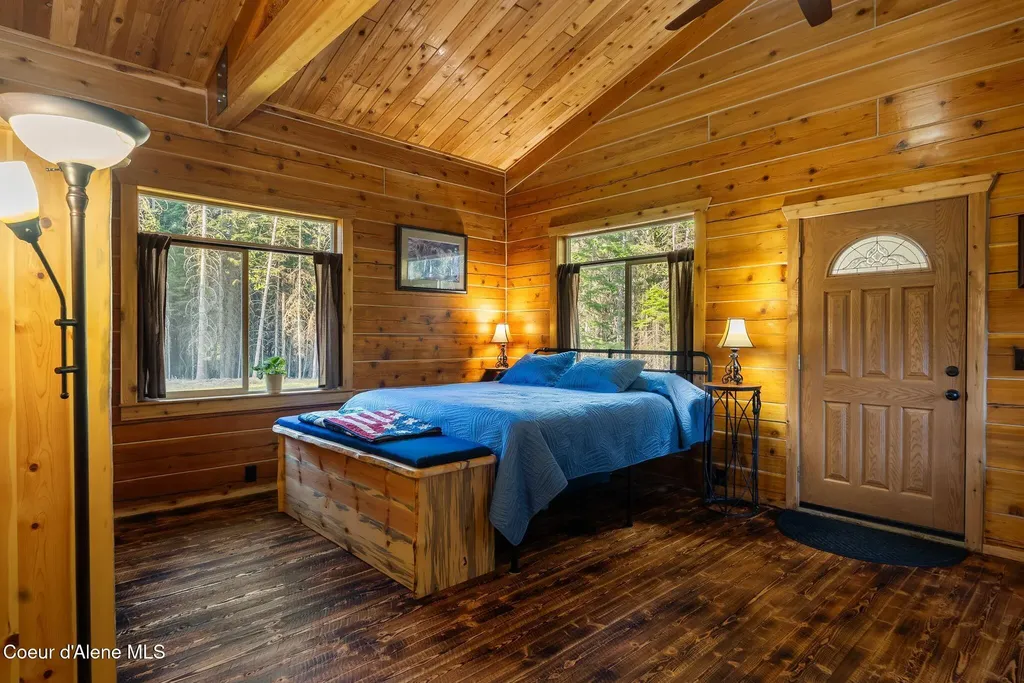 6693 River Road Clark Fork ID 83811