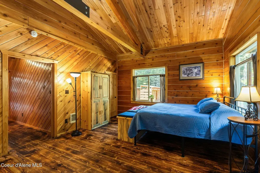 6693 River Road Clark Fork ID 83811
