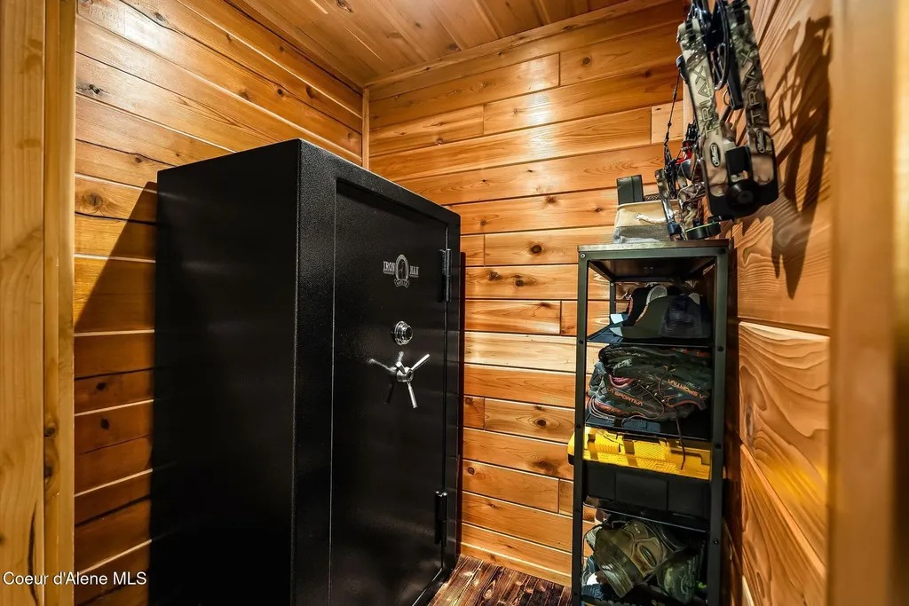 6693 River Road Clark Fork ID 83811