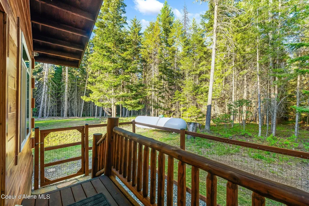 6693 River Road Clark Fork ID 83811