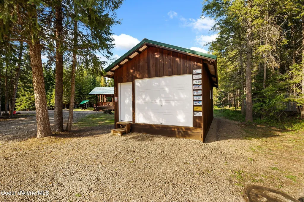 6693 River Road Clark Fork ID 83811