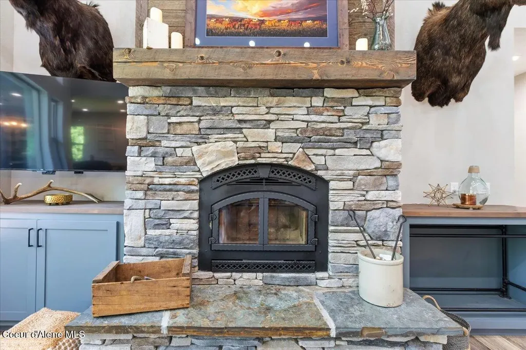 529 S Beaver Lake Road Athol ID 83801