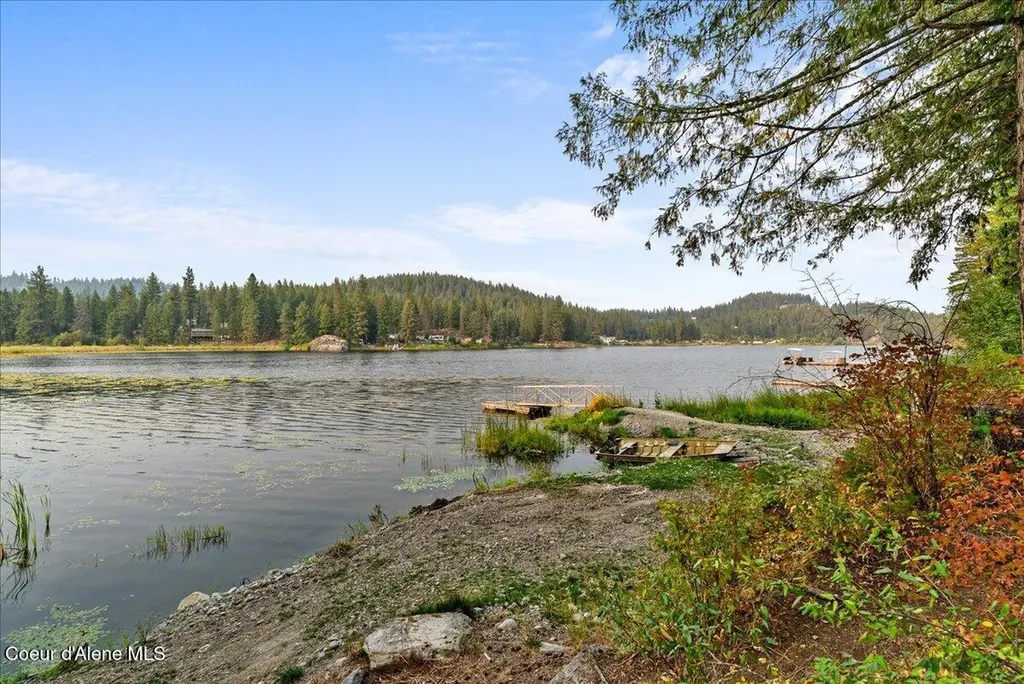 529 S Beaver Lake Road Athol ID 83801