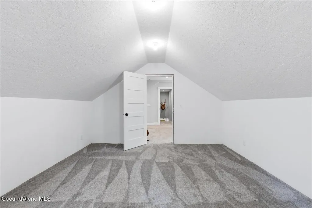529 S Beaver Lake Road Athol ID 83801