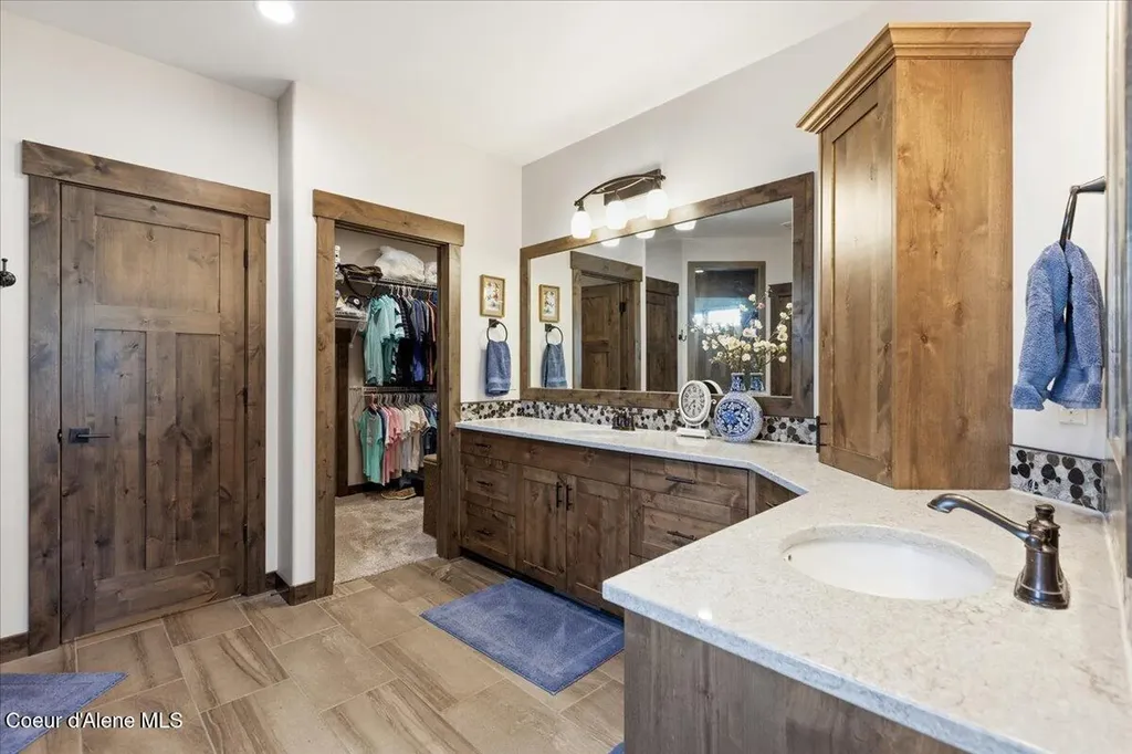 1037 E Gravelstone Court Hayden ID 83835