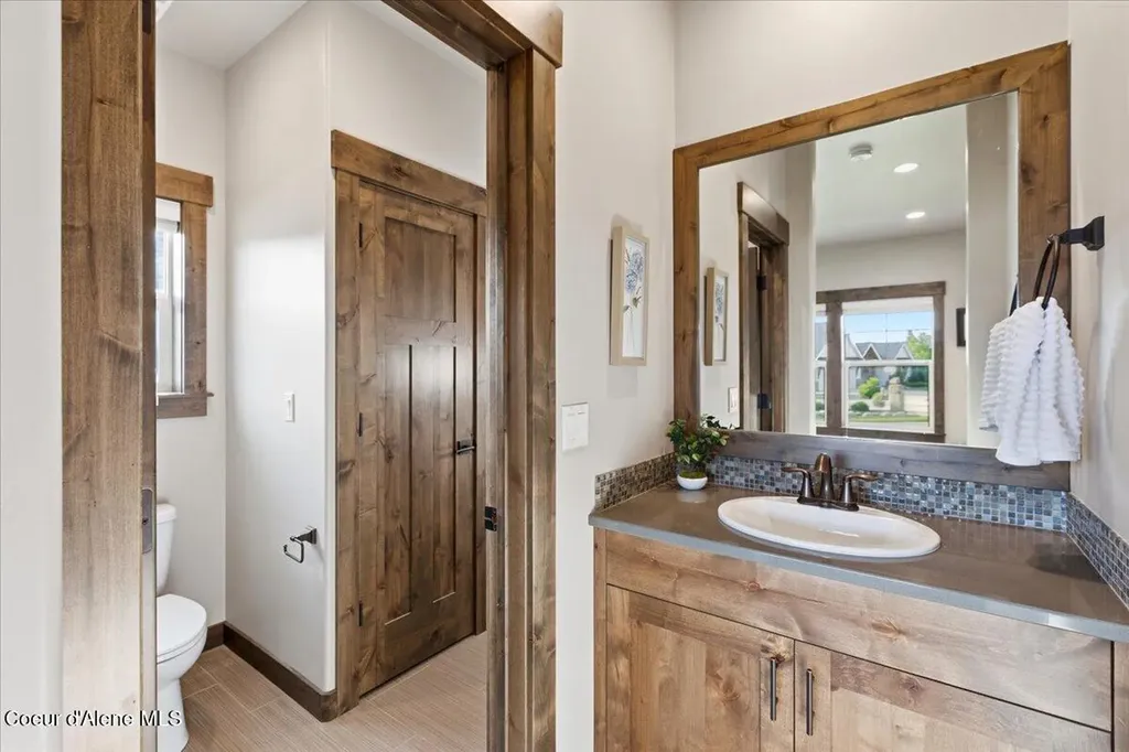 1037 E Gravelstone Court Hayden ID 83835