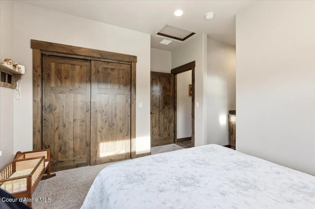 1037 E Gravelstone Court Hayden ID 83835