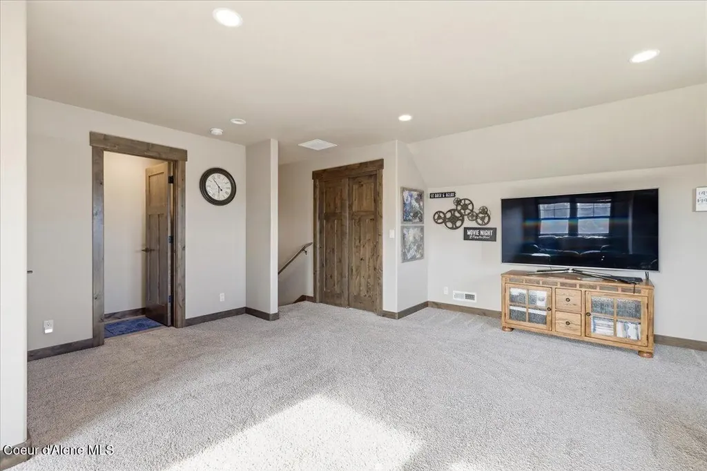 1037 E Gravelstone Court Hayden ID 83835