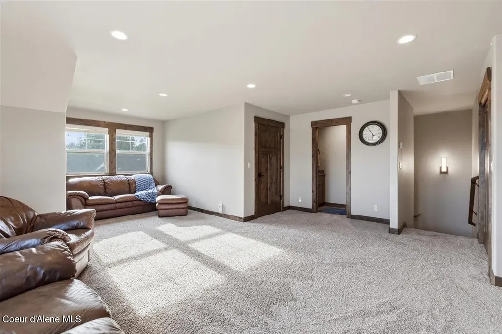 1037 E Gravelstone Court Hayden ID 83835