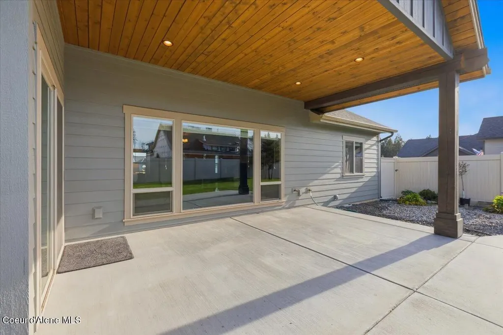 1037 E Gravelstone Court Hayden ID 83835