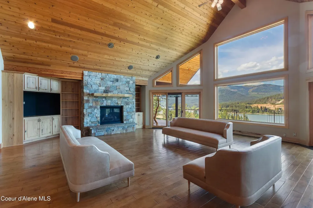 75 Buck Ridge Road Sagle ID 83860