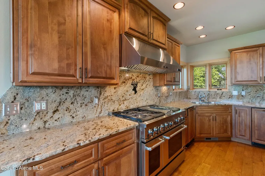 75 Buck Ridge Road Sagle ID 83860