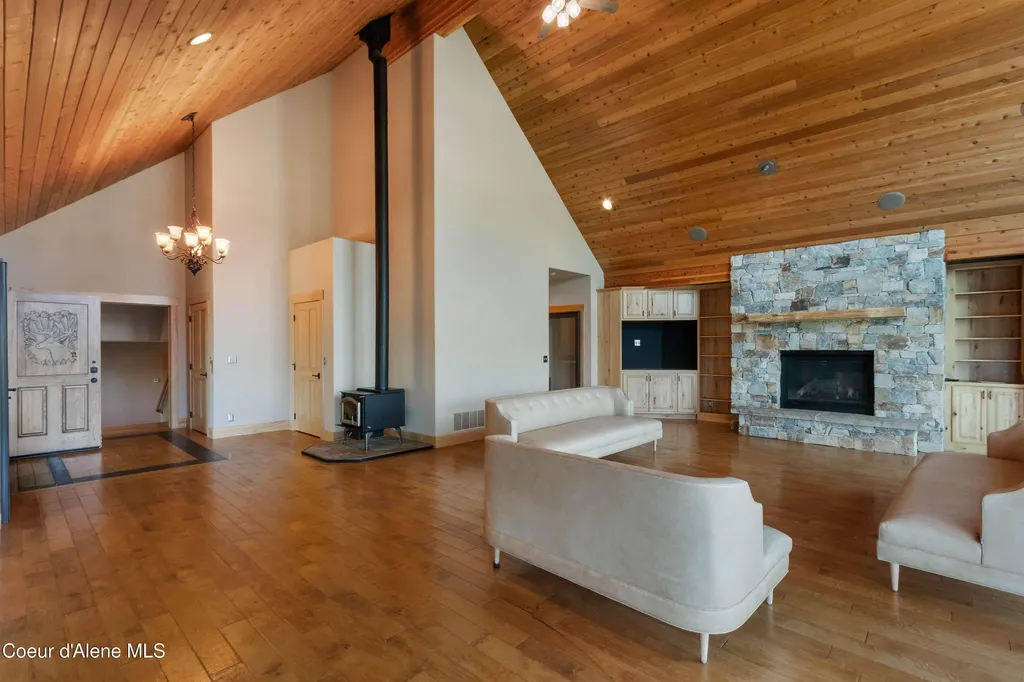 75 Buck Ridge Road Sagle ID 83860