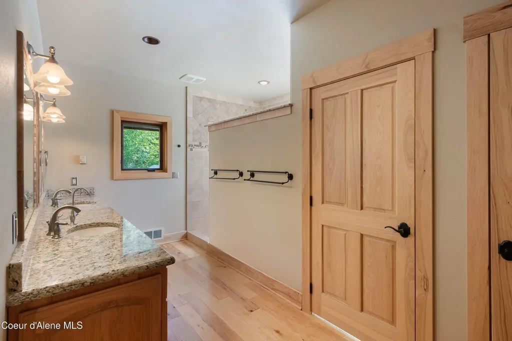 75 Buck Ridge Road Sagle ID 83860