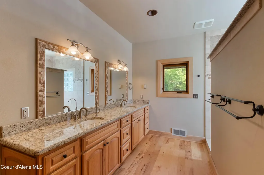 75 Buck Ridge Road Sagle ID 83860