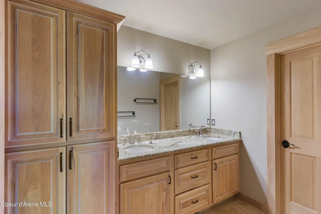 75 Buck Ridge Road Sagle ID 83860