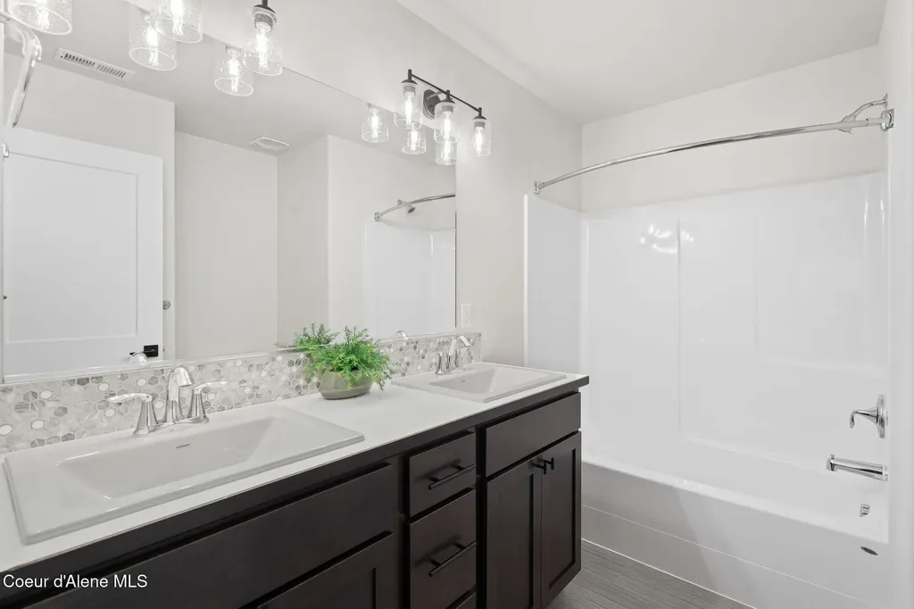 6015 W Dayton Avenue Rathdrum ID 83858